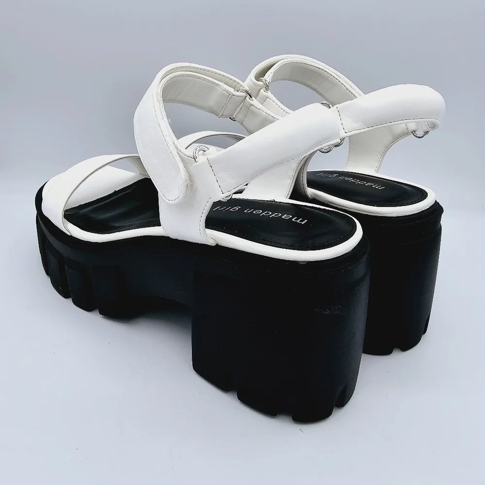 Madden Girl Grandy White Chunky Platform Sandals NWOT, size 9.5